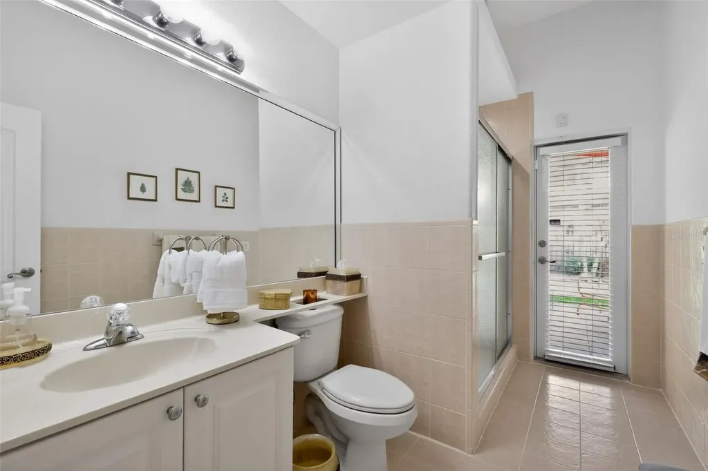16613 NW 77th Path Miami Lakes FL 33016