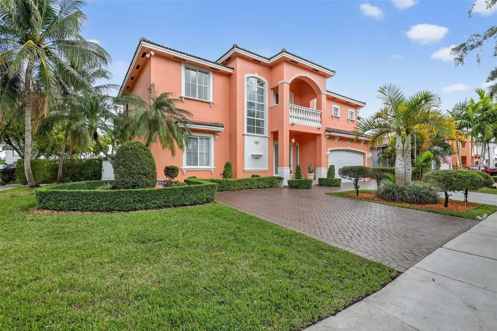 16613 NW 77th Path Miami Lakes FL 33016