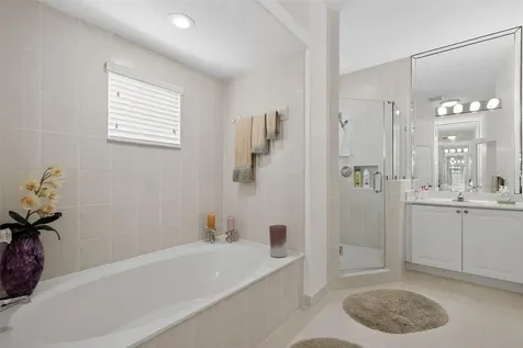 16613 NW 77th Path Miami Lakes FL 33016