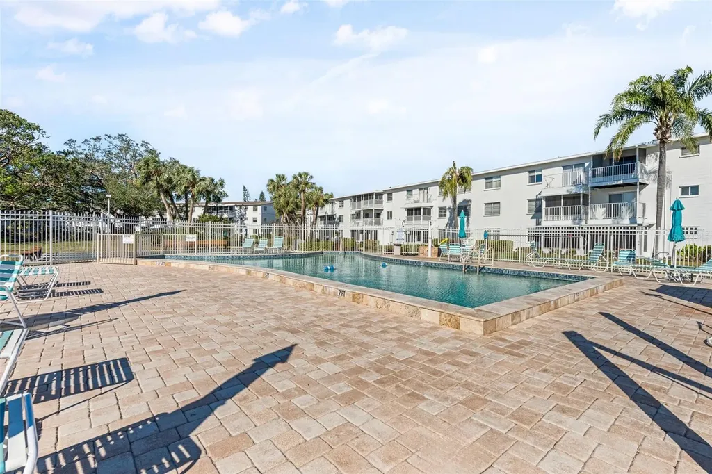 2039 Canal Drive Bradenton FL 34207