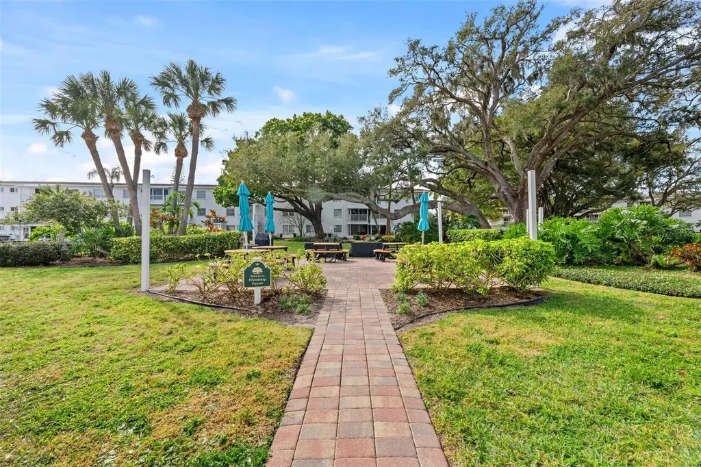 2039 Canal Drive Bradenton FL 34207