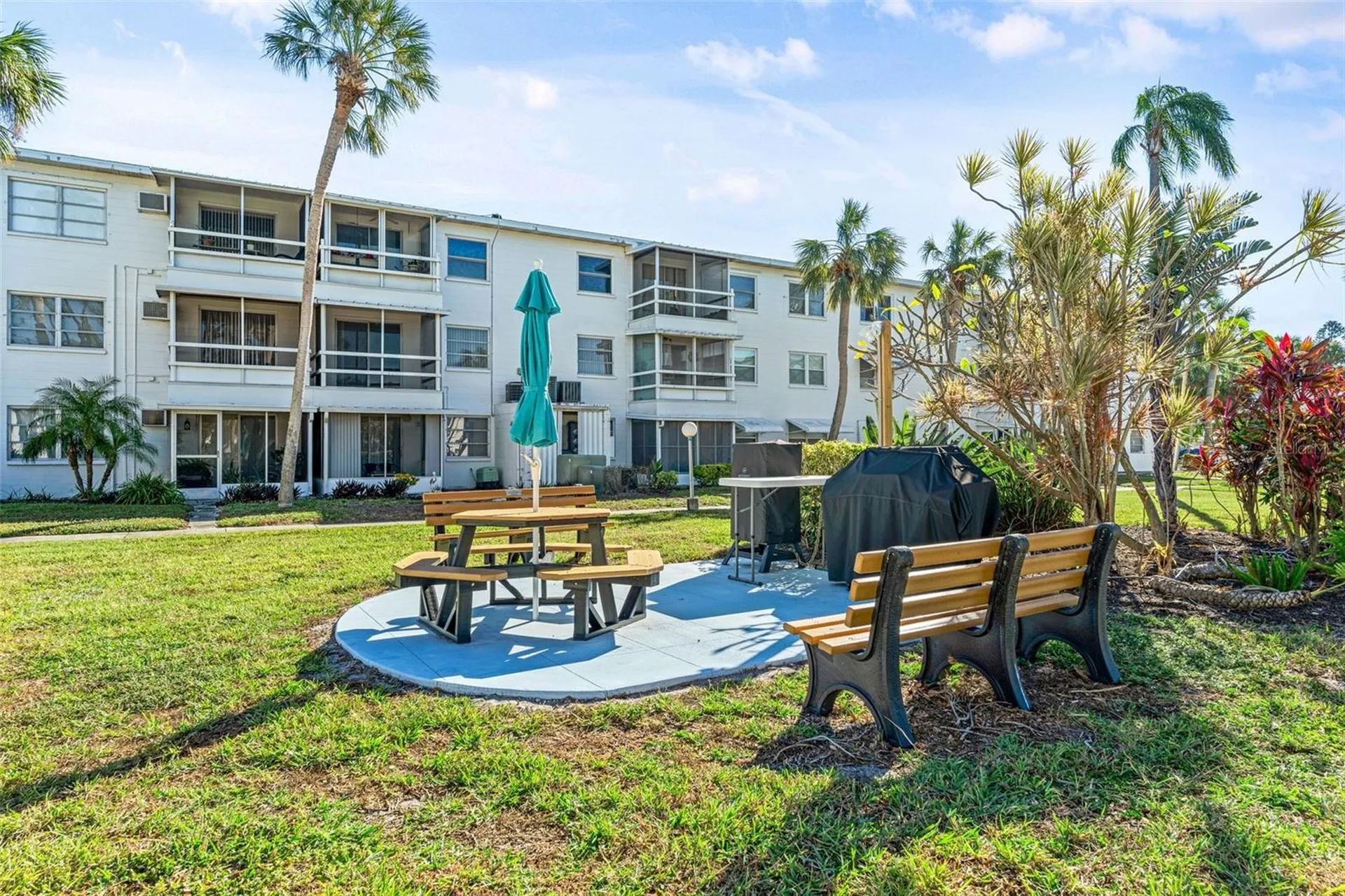 2039 Canal Drive Bradenton FL 34207