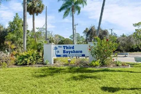 2039 Canal Drive Bradenton FL 34207