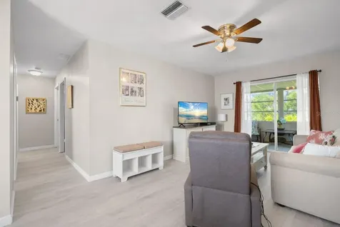2039 Canal Drive Bradenton FL 34207