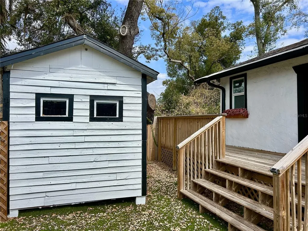 706 E Flora Street Tampa FL 33604
