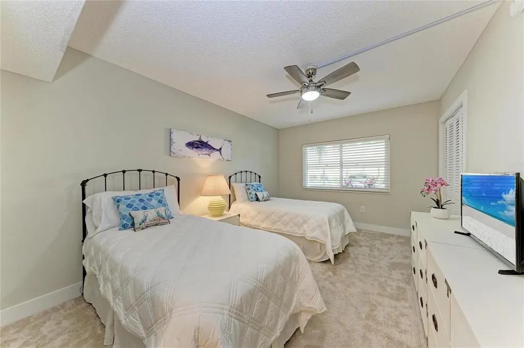 4835 Gulf Of Mexico Drive Longboat Key FL 34228
