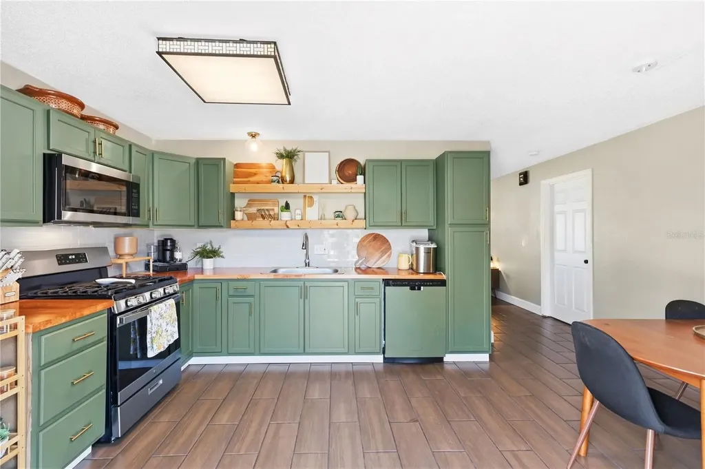 805 Belvoir Drive Davenport FL 33837