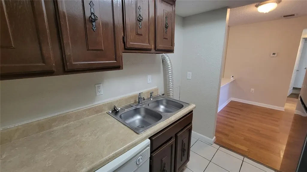 6004 Village Circle Orlando FL 32822