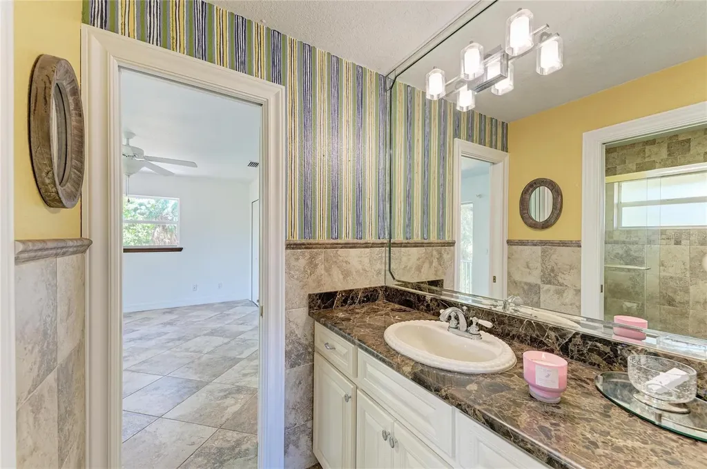 820 N Elm Street Englewood FL 34223