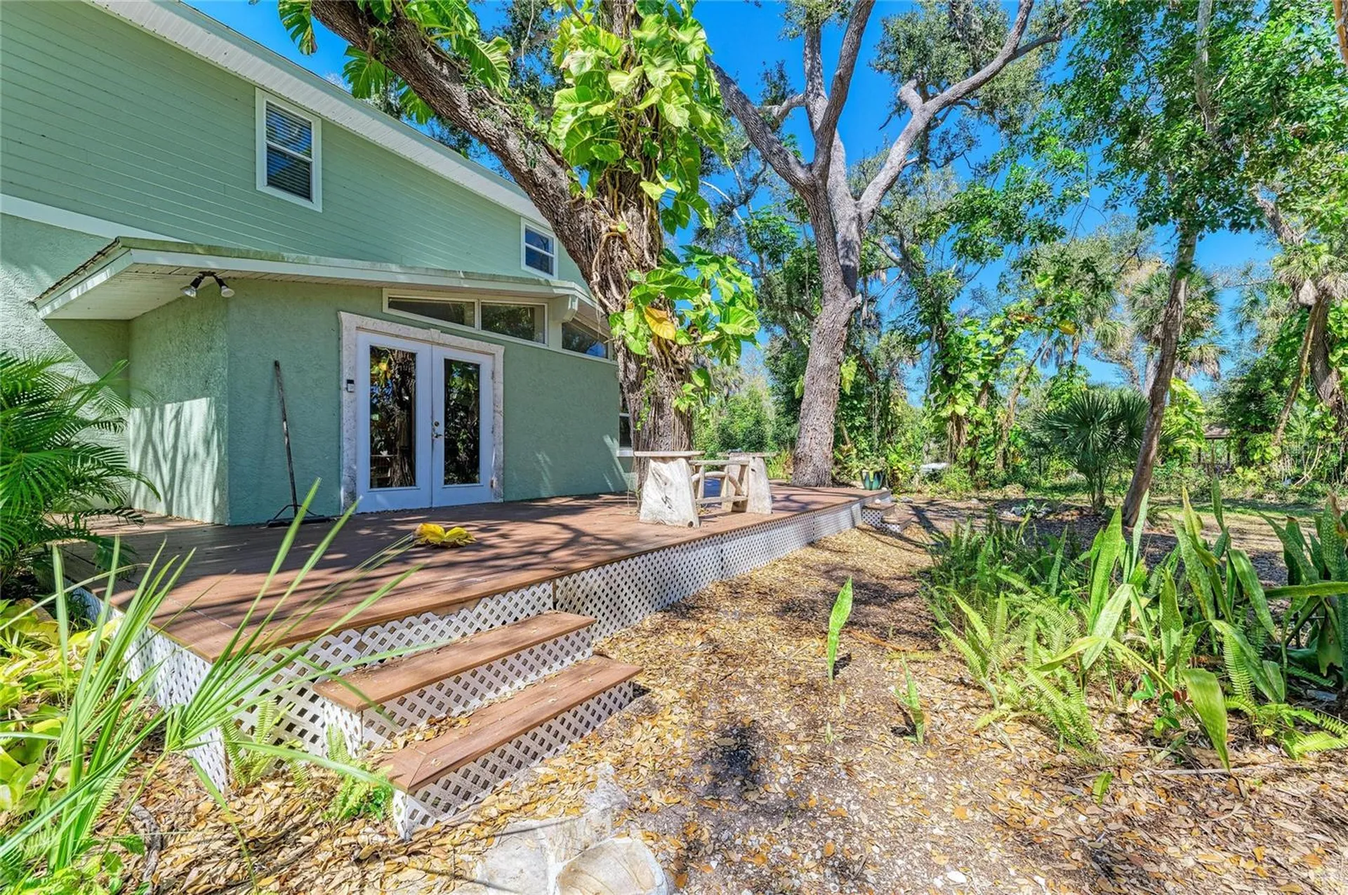 820 N Elm Street Englewood FL 34223