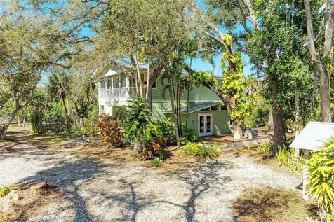 820 N Elm Street Englewood FL 34223