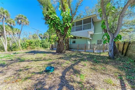 820 N Elm Street Englewood FL 34223