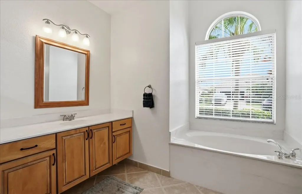 6558 41st Court E Sarasota FL 34243
