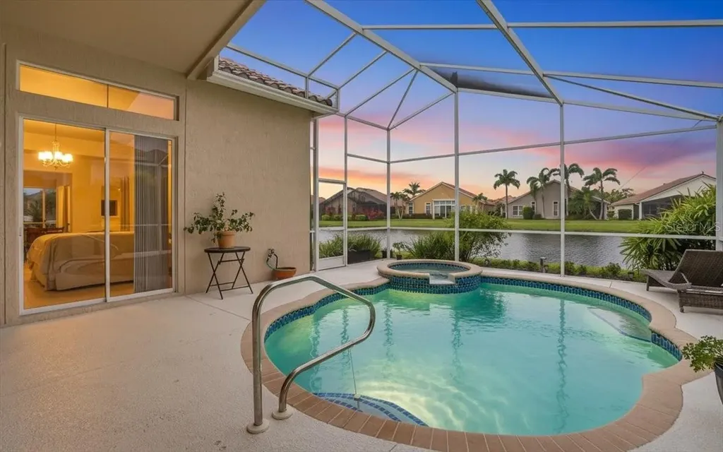 6558 41st Court E Sarasota FL 34243