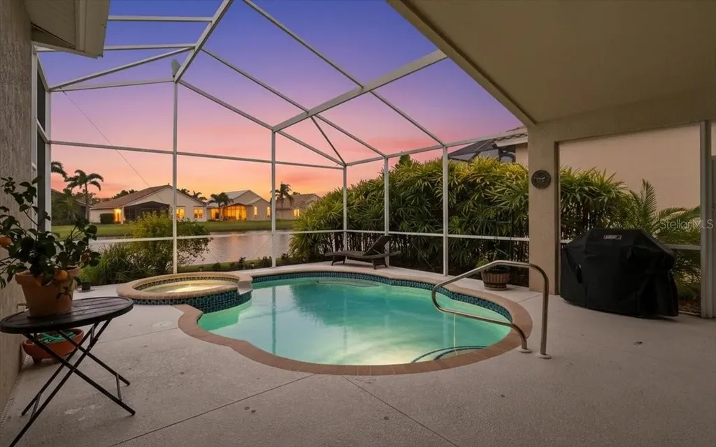 6558 41st Court E Sarasota FL 34243