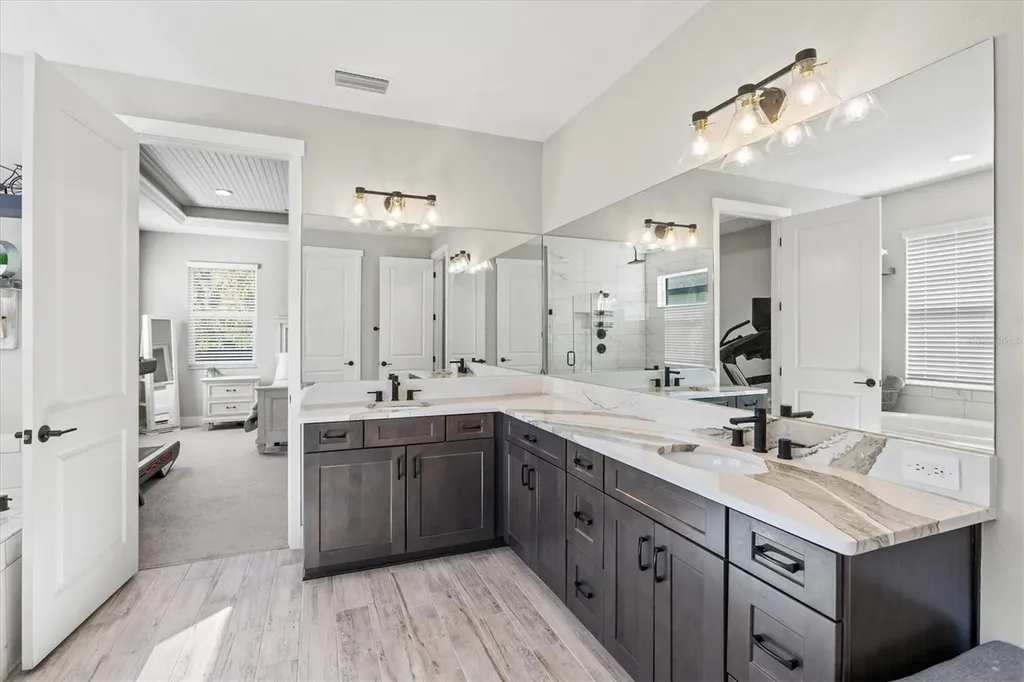 12709 Lateral Root Drive Sarasota FL 34238