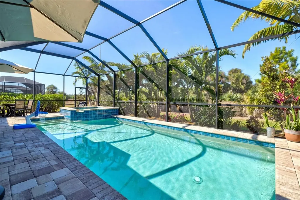 12709 Lateral Root Drive Sarasota FL 34238