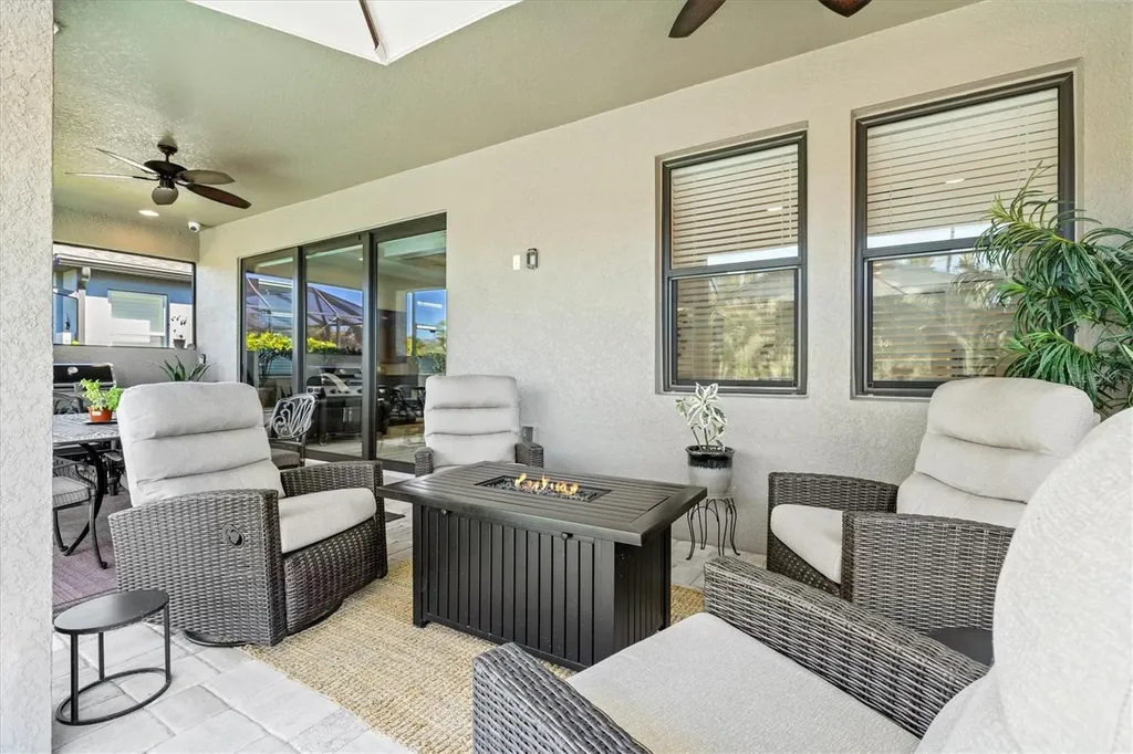 12709 Lateral Root Drive Sarasota FL 34238