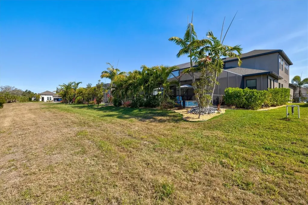 12709 Lateral Root Drive Sarasota FL 34238
