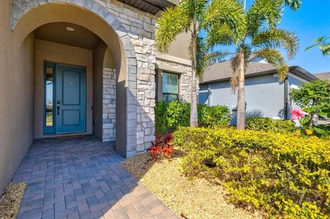 12709 Lateral Root Drive Sarasota FL 34238