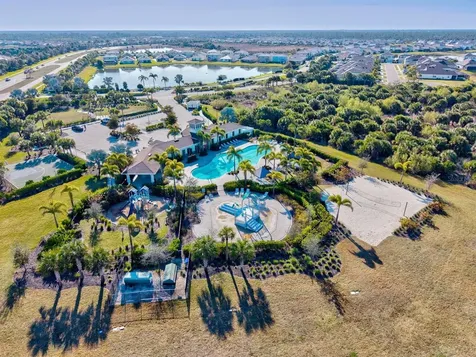 12709 Lateral Root Drive Sarasota FL 34238