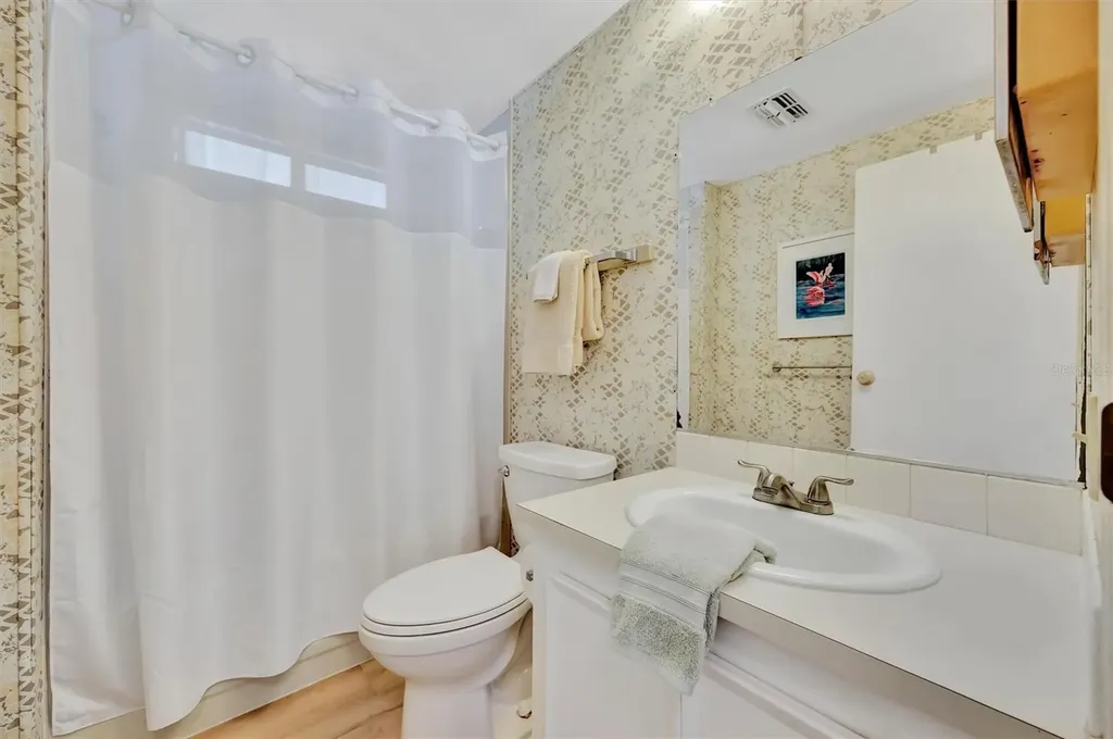123 S Saint Thomas Circle Apollo Beach FL 33572