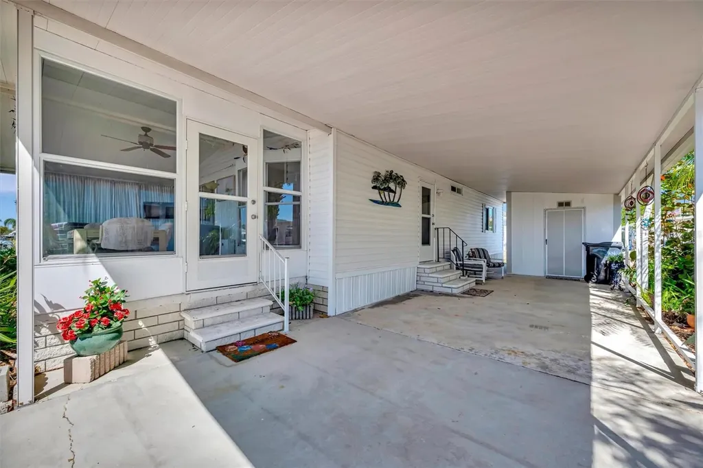 123 S Saint Thomas Circle Apollo Beach FL 33572