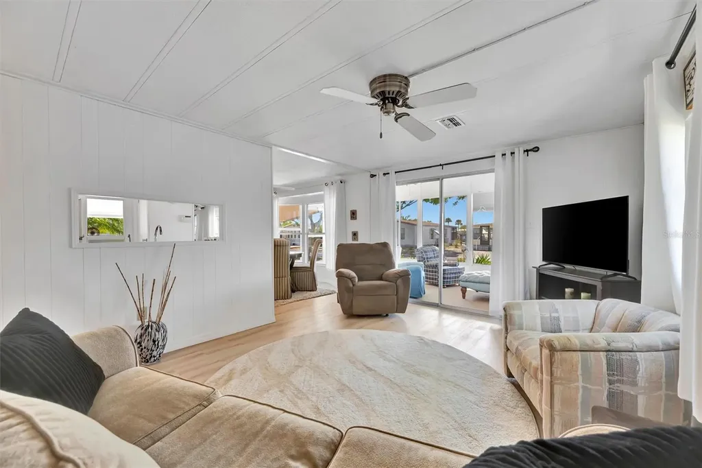 123 S Saint Thomas Circle Apollo Beach FL 33572