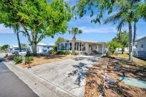 123 S Saint Thomas Circle Apollo Beach FL 33572