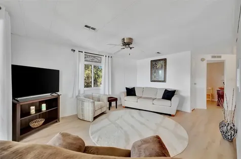 123 S Saint Thomas Circle Apollo Beach FL 33572