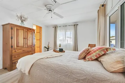 123 S Saint Thomas Circle Apollo Beach FL 33572