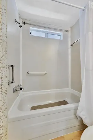 123 S Saint Thomas Circle Apollo Beach FL 33572