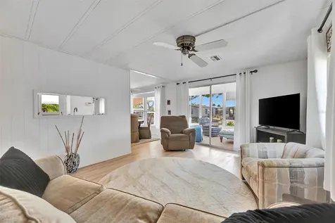 123 S Saint Thomas Circle Apollo Beach FL 33572