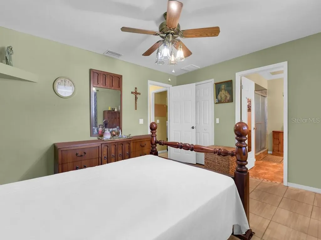 1433 SE 13th Terrace Cape Coral FL 33990