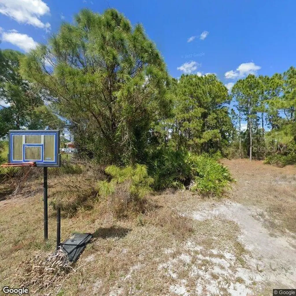 3813 5th Street SW Lehigh Acres FL 33976
