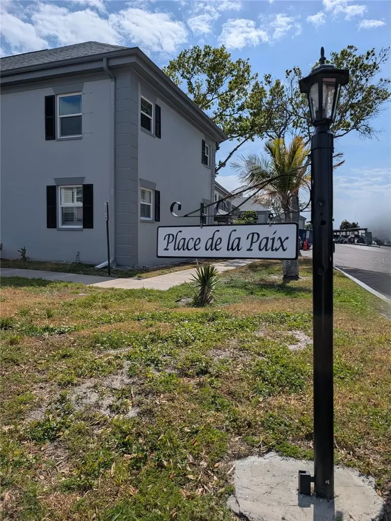 6990 Place De La Paix South Pasadena FL 33707