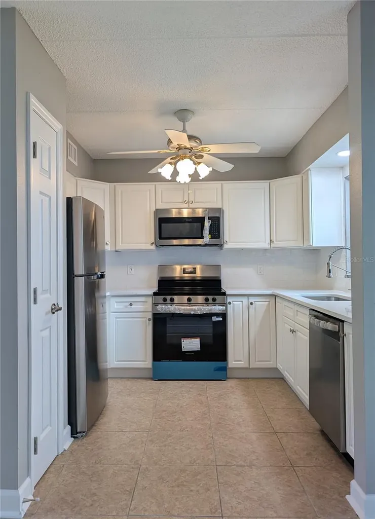 6990 Place De La Paix South Pasadena FL 33707