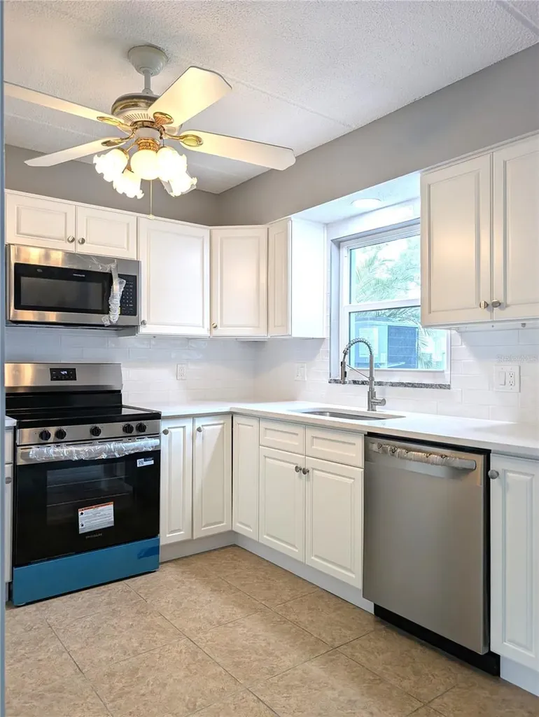 6990 Place De La Paix South Pasadena FL 33707