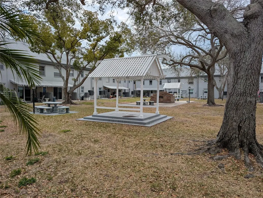 6990 Place De La Paix South Pasadena FL 33707