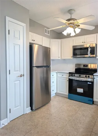 6990 Place De La Paix South Pasadena FL 33707