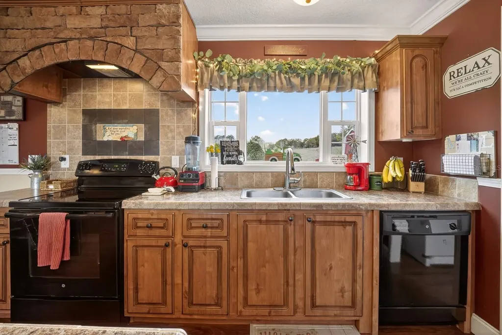 8009 Sergeant Pepper Drive Howey In The Hills FL 34737