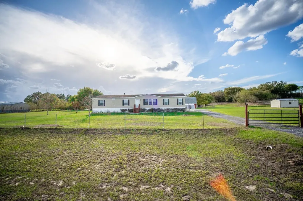 8009 Sergeant Pepper Drive Howey In The Hills FL 34737