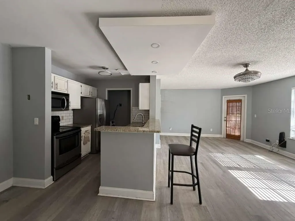 6094 Westgate Drive Orlando FL 32835