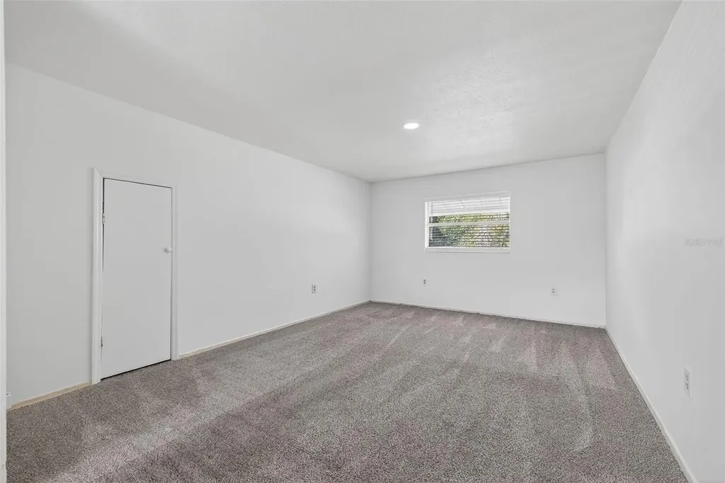 902 Two Houses Lane Seffner FL 33584