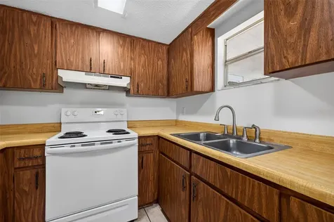 902 Two Houses Lane Seffner FL 33584
