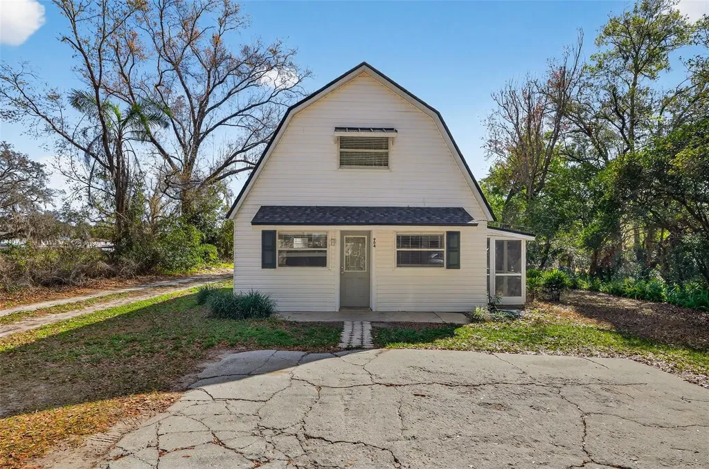 902 Two Houses Lane Seffner FL 33584