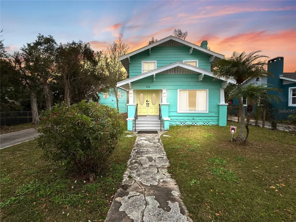 626 37th Avenue S St Petersburg FL 33705