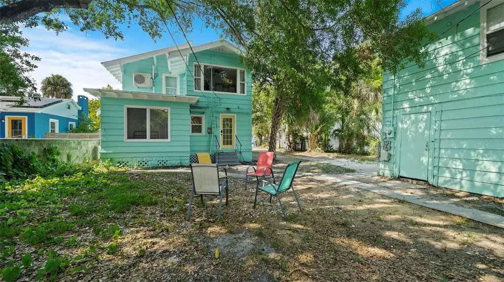 626 37th Avenue S St Petersburg FL 33705