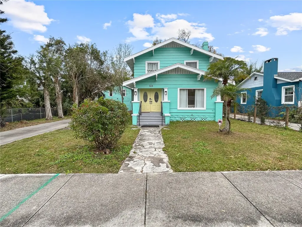 626 37th Avenue S St Petersburg FL 33705