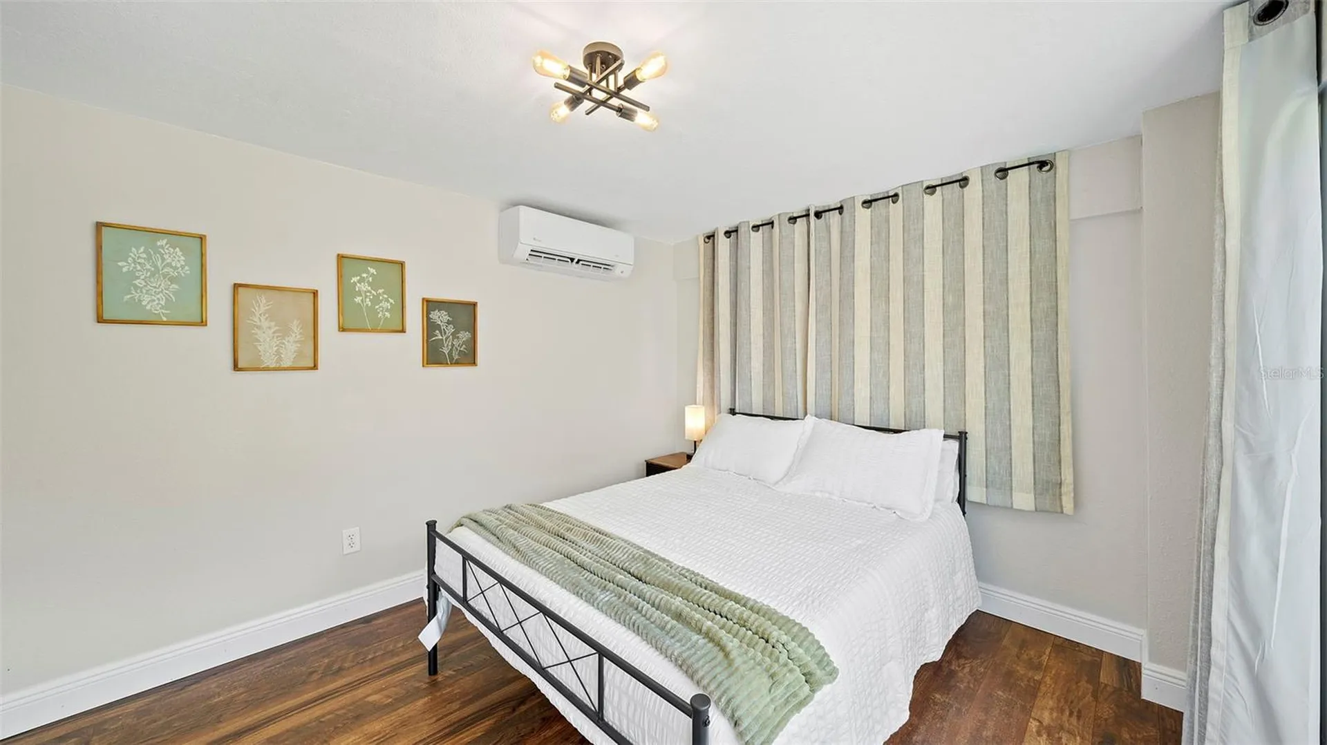 626 37th Avenue S St Petersburg FL 33705